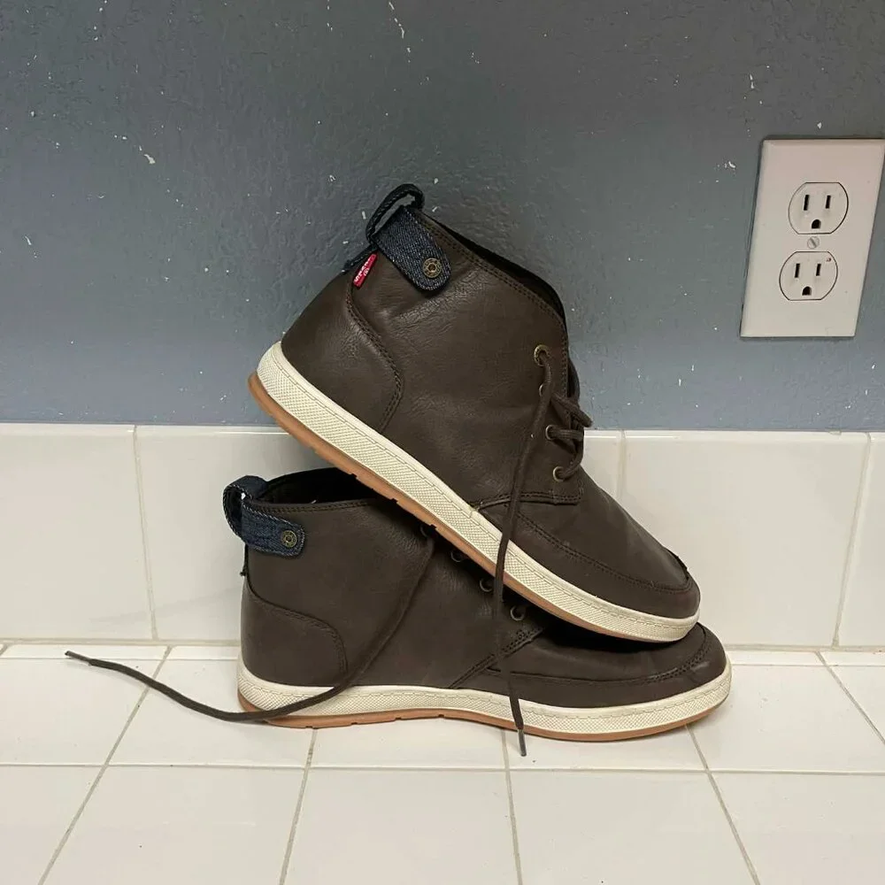 Levis chukka hi top casual sneaker boot